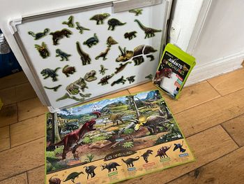 Ma pochettes Aimants et poster Dinosaures  35 aimants