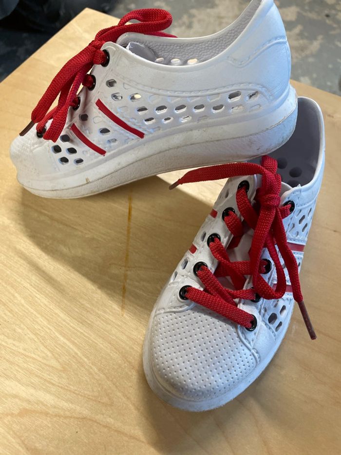 chaussures types crocs