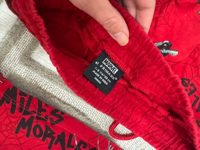 Ensemble t-shirt + short Spider-Man Miles Morales Primark T.7-8 ans très bon état - photo numéro 5