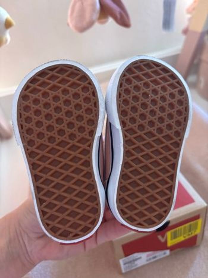 Vans neuves pointure 17 - photo numéro 3