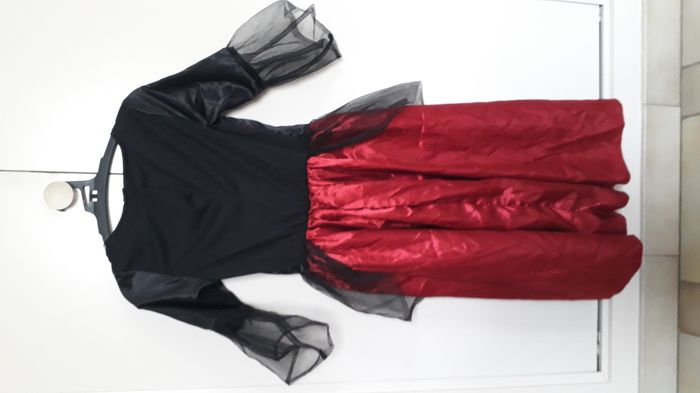 Déguisement robe rouge 8 - 10 ans