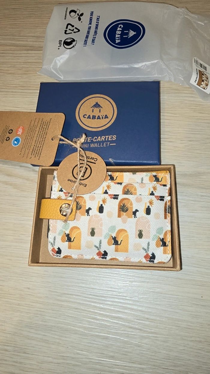 Porte cartes cabaia spa x care and give 2023 - photo numéro 4