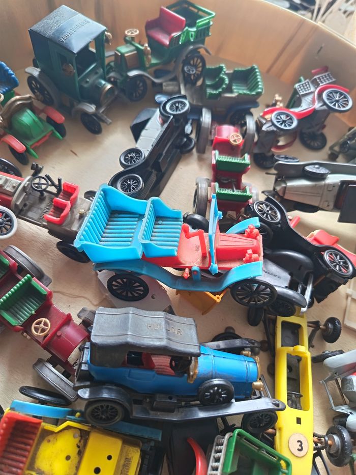Lot de voitures anciennes/ pièces - photo numéro 4