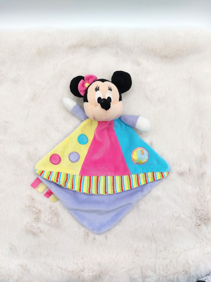 Doudou plat souris Minnie rose jaune bleu mauve DISNEY NICOTOY éléphant Simba