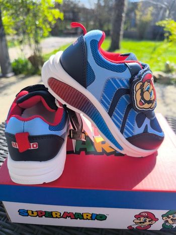 Basket lumineuse super Mario taille 31