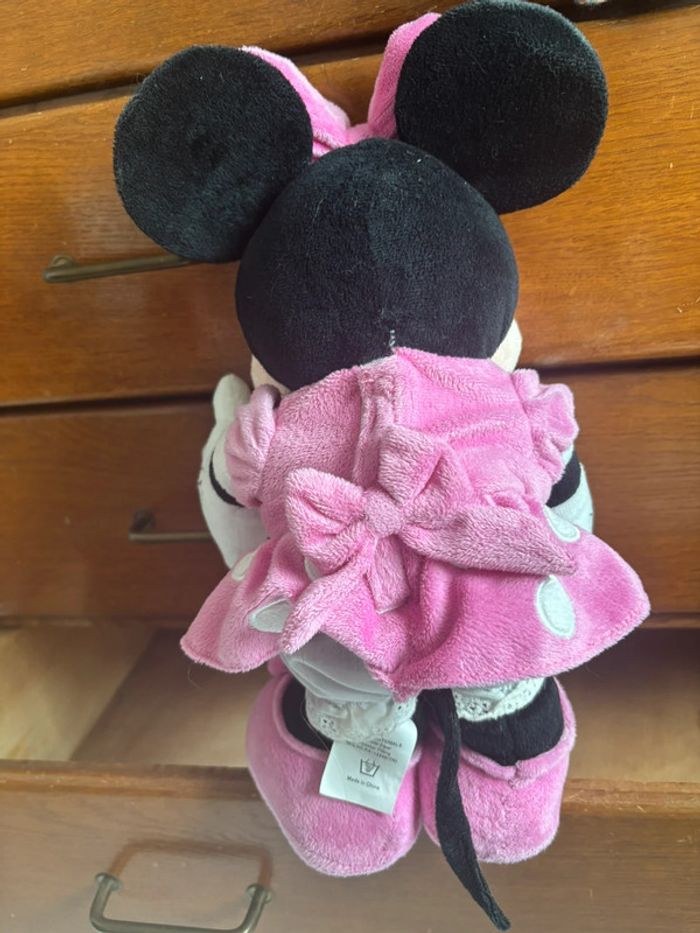 Peluche interactive Minnie Disney store - photo numéro 3