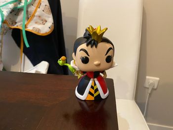 Figurine reine de cœur alice au pays des merveilles disney