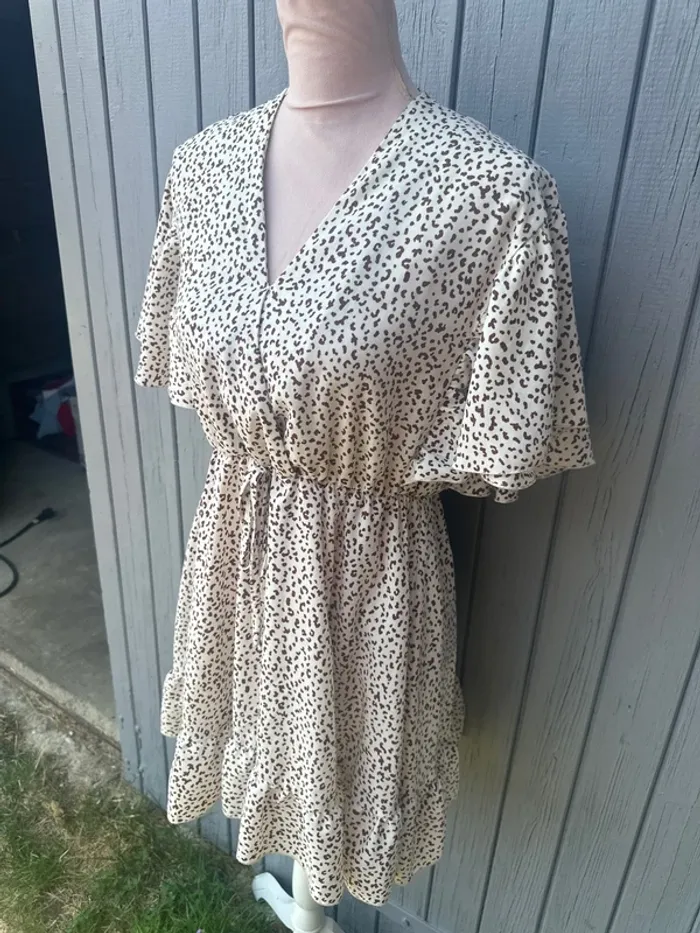 Robe d’été manches courtes imprimés beige marron shein 38/M - photo numéro 3