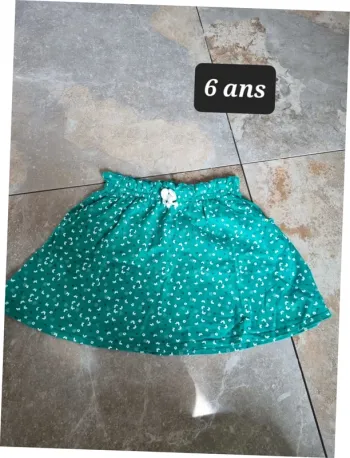 Jupe verte a fleurs 6 ans