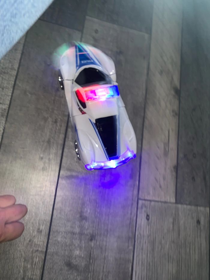 Voiture transforme en robot - photo numéro 7