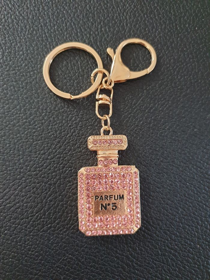 Porte-clés "Parfum" doré et rose - photo numéro 2