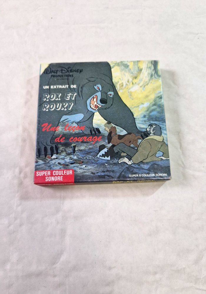 Film 8mm , Camera Super 8 , Walt Disney  , Rox et Rouky , une leçon de courage - photo numéro 2