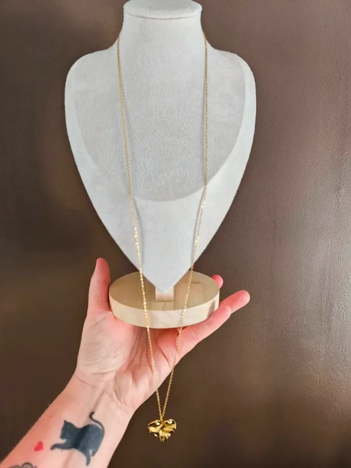 Sautoir ou collier long avec cœur plein martelé - photo numéro 7