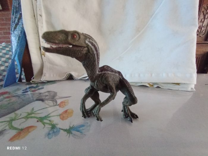 Dinosaure velociraptor papo neuf