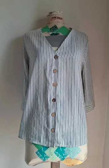 Chemise rayée boutonnée - élégante et tendance, Pimkie en noir et blanc neuf, taille 42