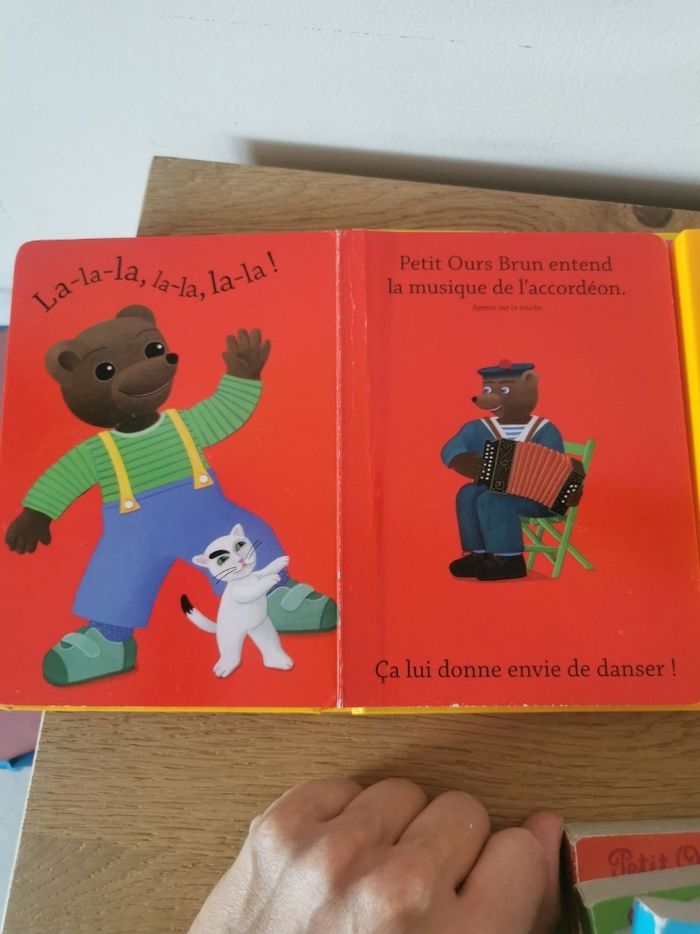 Lot de livres sur le thème de petit ours brun - photo numéro 9