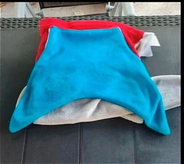 Sac de couchage couverture queue de requin enfant - Gris et Bleu - Très bon état - photo numéro 3