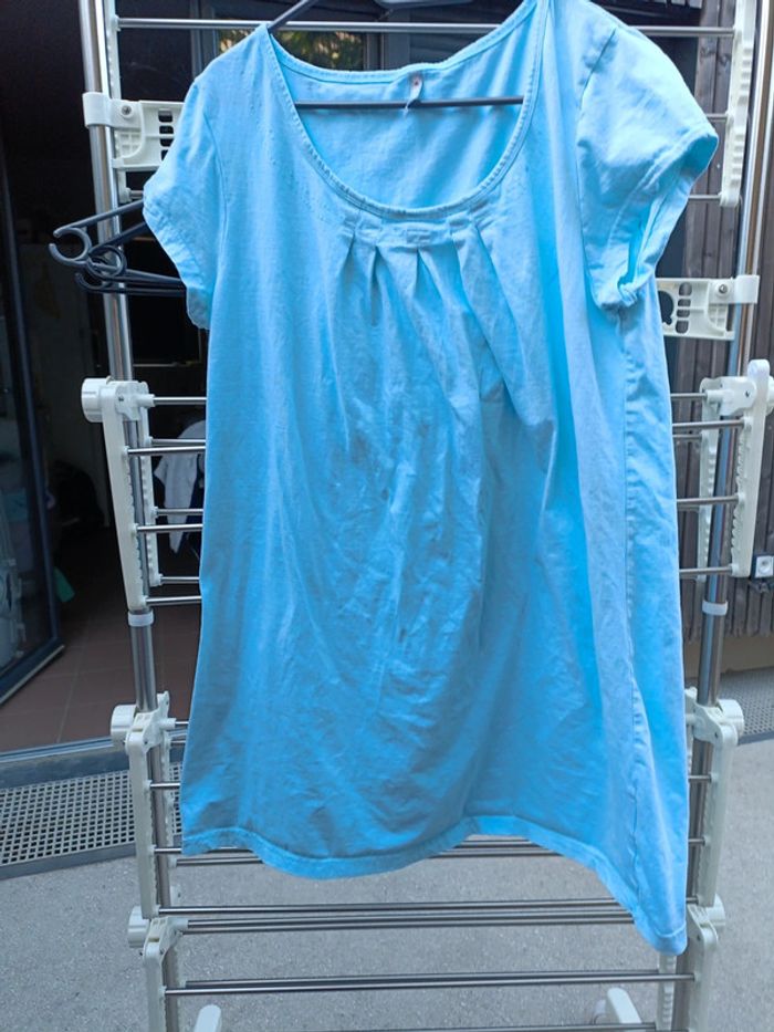 T-shirt blanche porte bleu turquoise taille 52