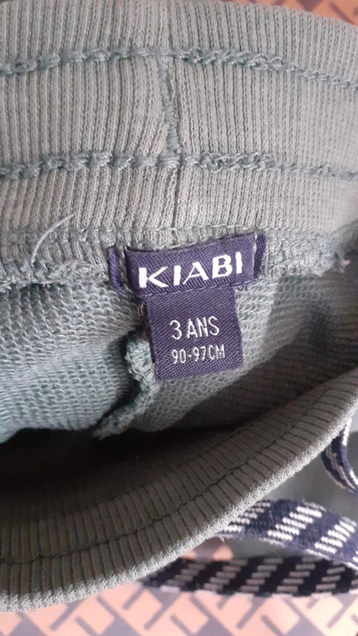 Pantalon jogging + un en kdo. 3 Ans. Kiabi. - photo numéro 3