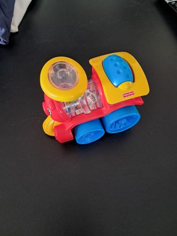 Train avec billes qui sautent quand il roule