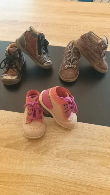 Lot de 3 chaussures pointure 20