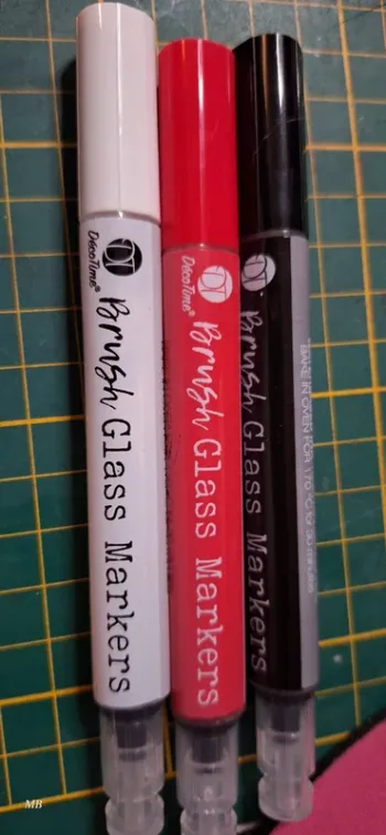 Lot de 3 crayons brush glass markers noir blanc rouge neuf