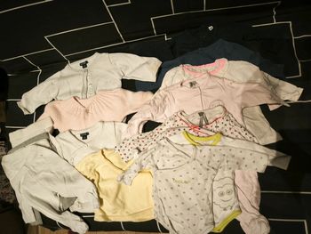 Lot d'habits 0-1 mois bébé fille