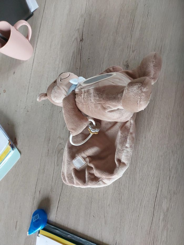 Doudou musical Ecureuil Castor Léon de Noukie s, - photo numéro 5