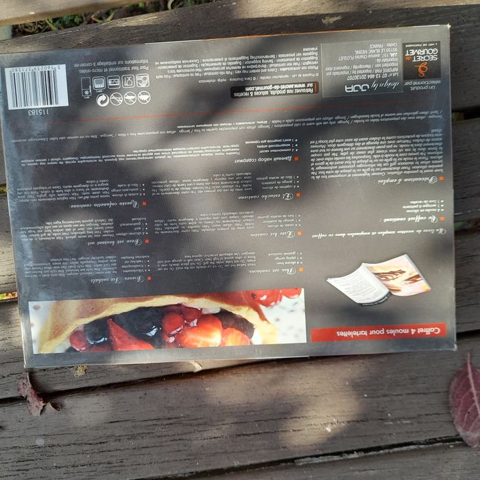 Vend coffret tartelettes et livre recettes  jamais servi - photo numéro 2