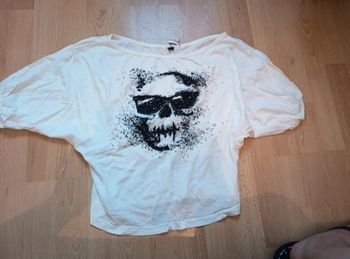 T-shirt kisss me psssy crâne