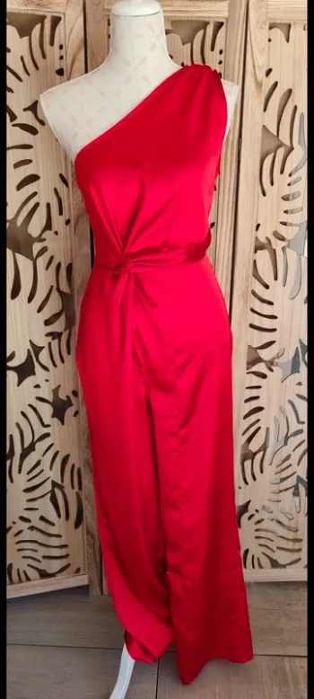 Combinaison satin Taille XS Zara