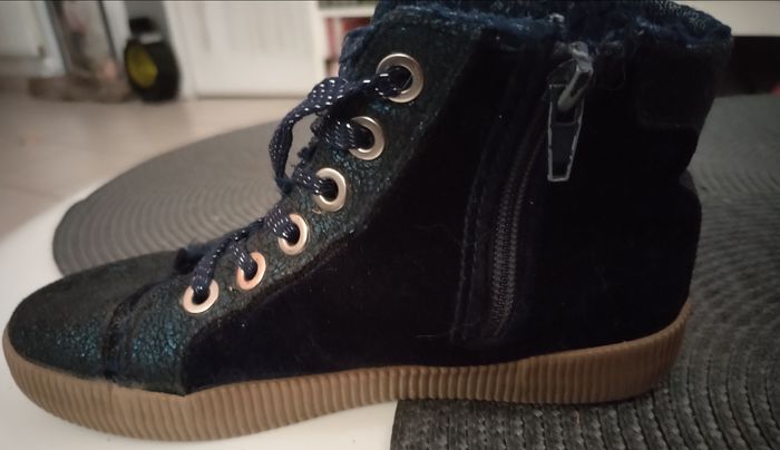 Très jolies chaussures avec lacets pailleté "Kiabi" très peu portées - photo numéro 5