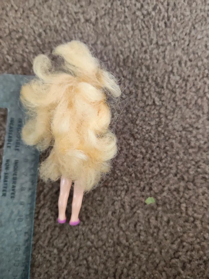 poupée alibabette blonde
1987 - photo numéro 3