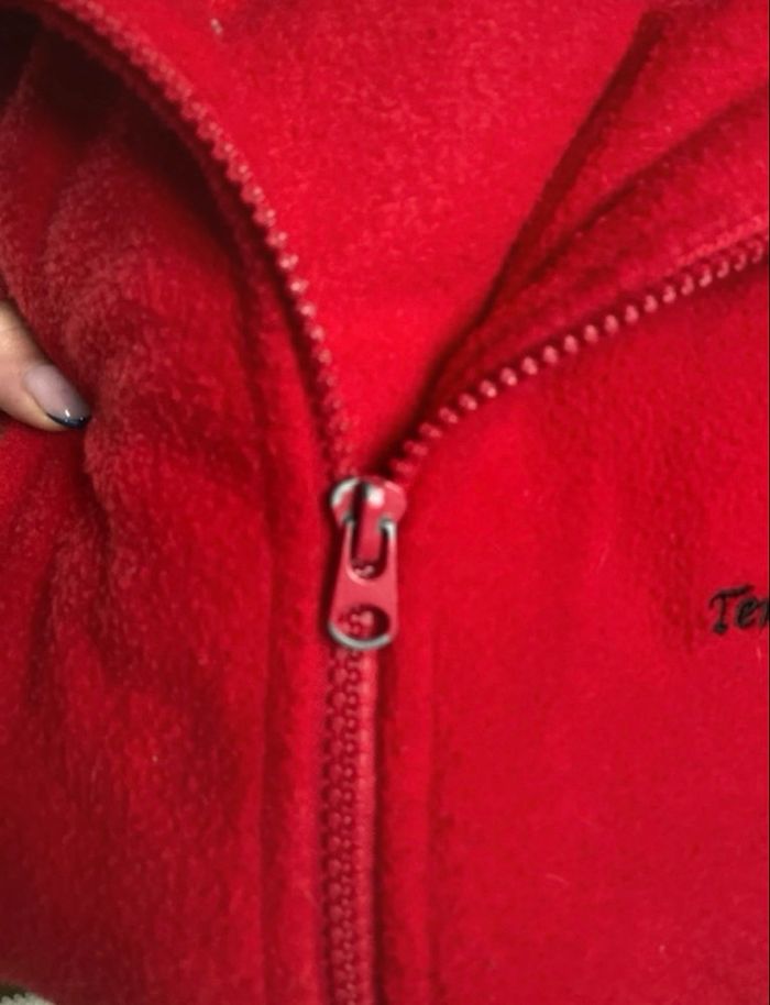 Veste polaire rouge - photo numéro 2