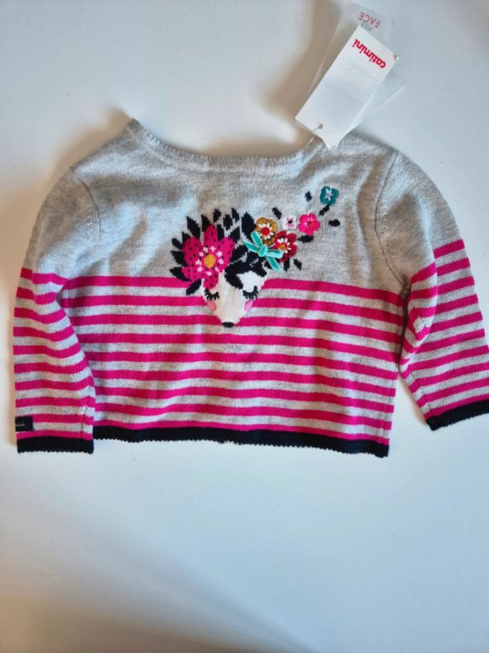 Pull neuf 6 mois