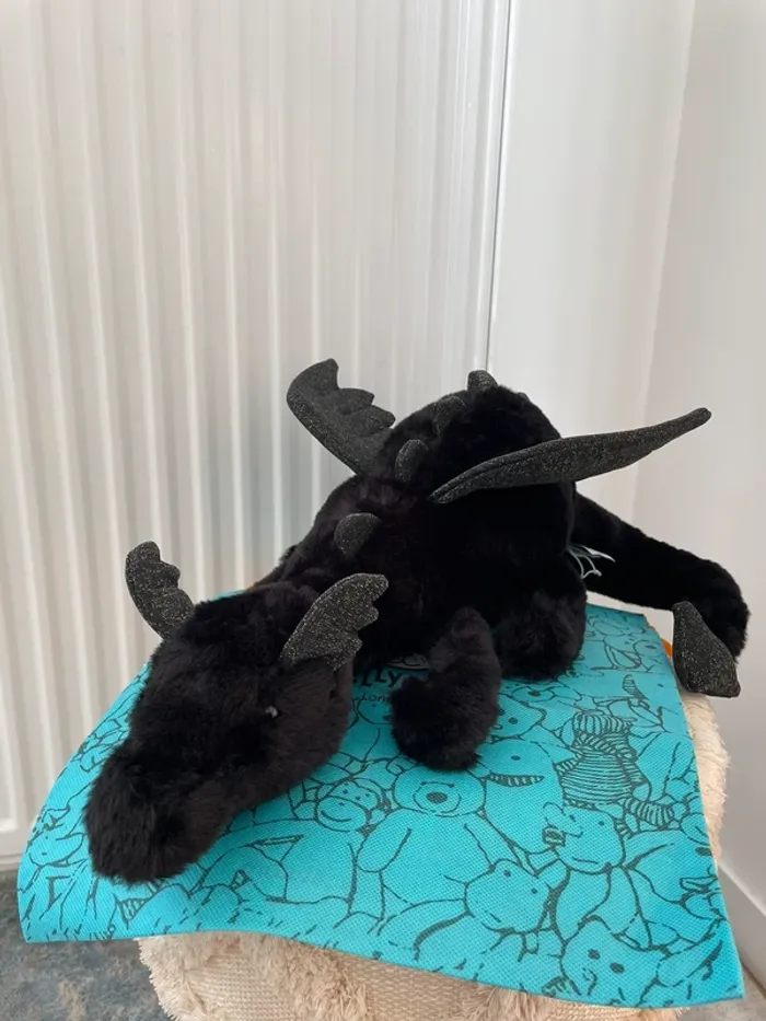 Peluche Jellycat Onyx Dragon Large 🐉🖤 - photo numéro 15