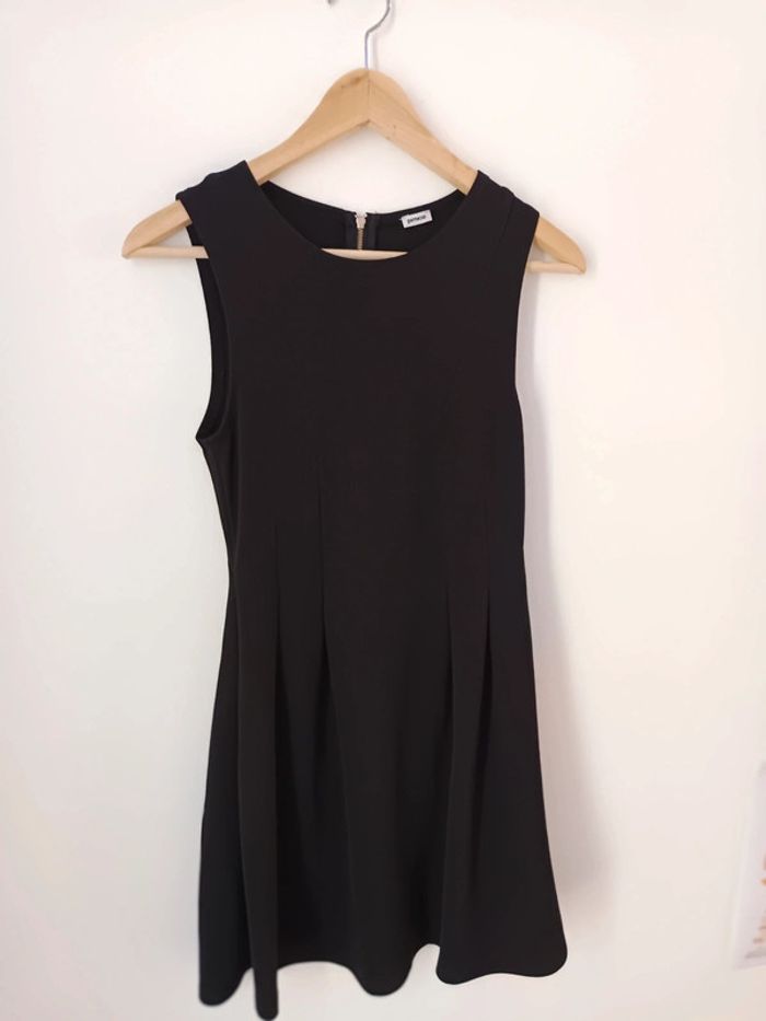 Robe noire - photo numéro 3