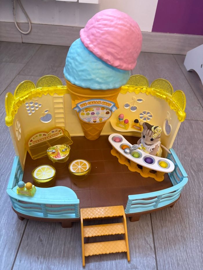 Sylvanian - La glacier de la plage avec sa vendeuse - photo numéro 2