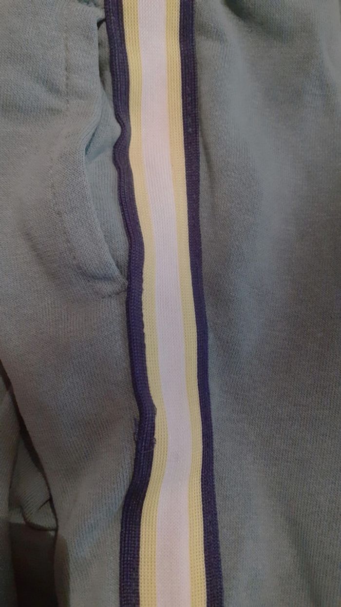 Pantalon jogging + un en kdo. 3 Ans. Kiabi. - photo numéro 2