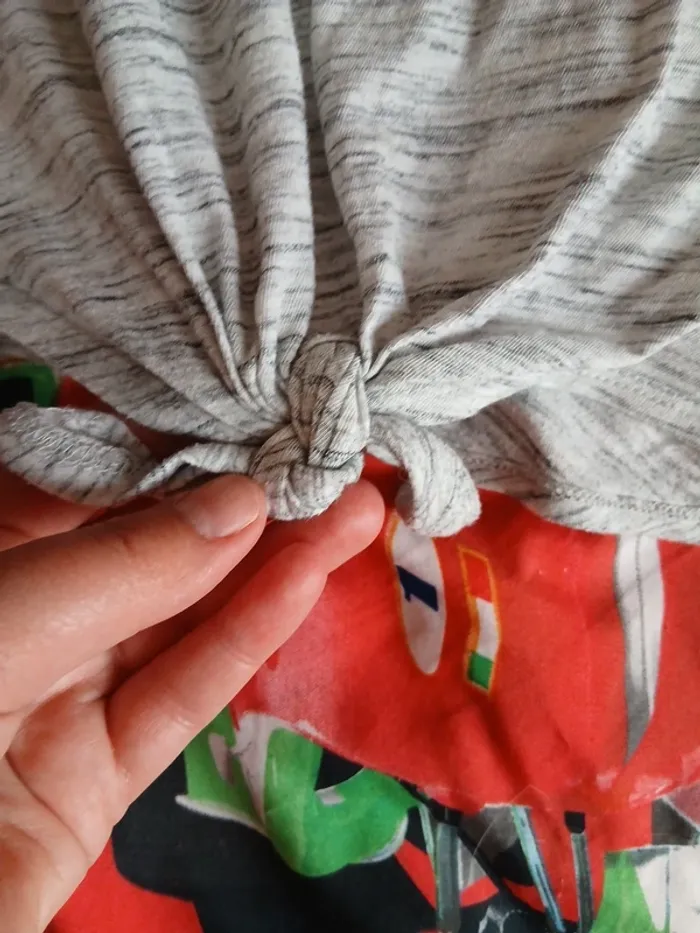 Débardeur  H&M taille 12 ans - photo numéro 3
