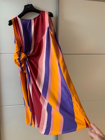 Robe mi-longue sans manches couleurs taille 44