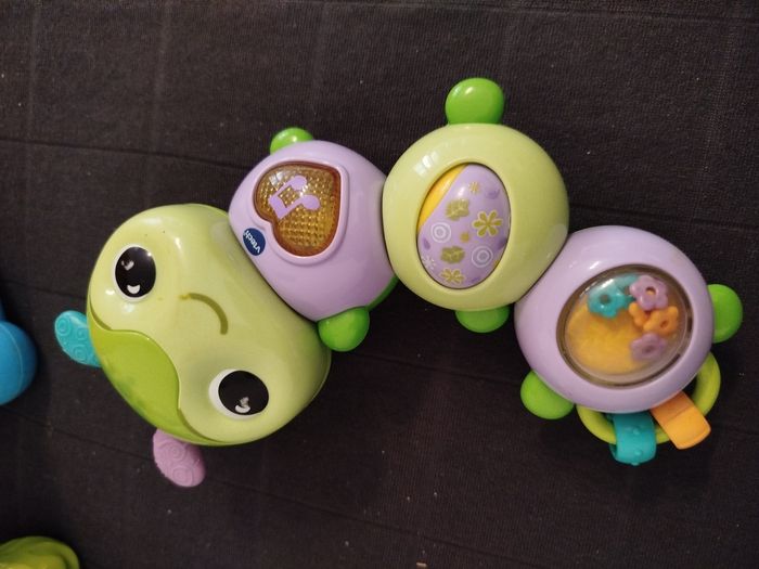Jouets bébé. Piano de Lit ,jouets activités musicales livre et autres - photo numéro 7