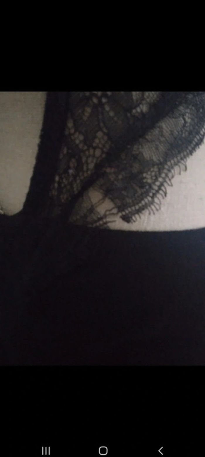 🌸Robe noir avec dentelle dans le dos🌸 - photo numéro 5