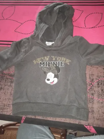 Sweat à capuche minnie taille 3 ans