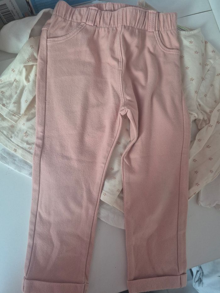 Lot vêtements bébé fille - photo numéro 4