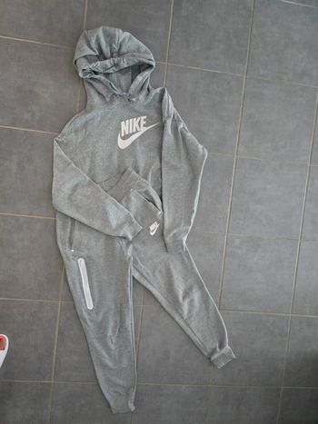 Ensemble jogging Nike gris