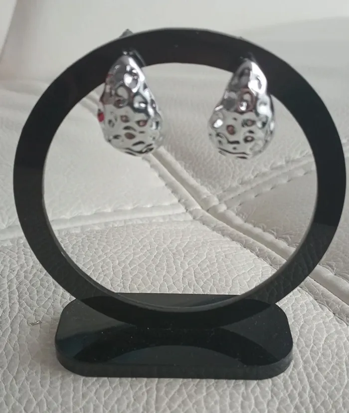 Boucles d'oreilles forme goutte d'eau argentées