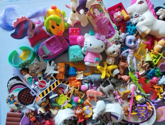 Lot de petits jouets - photo numéro 4