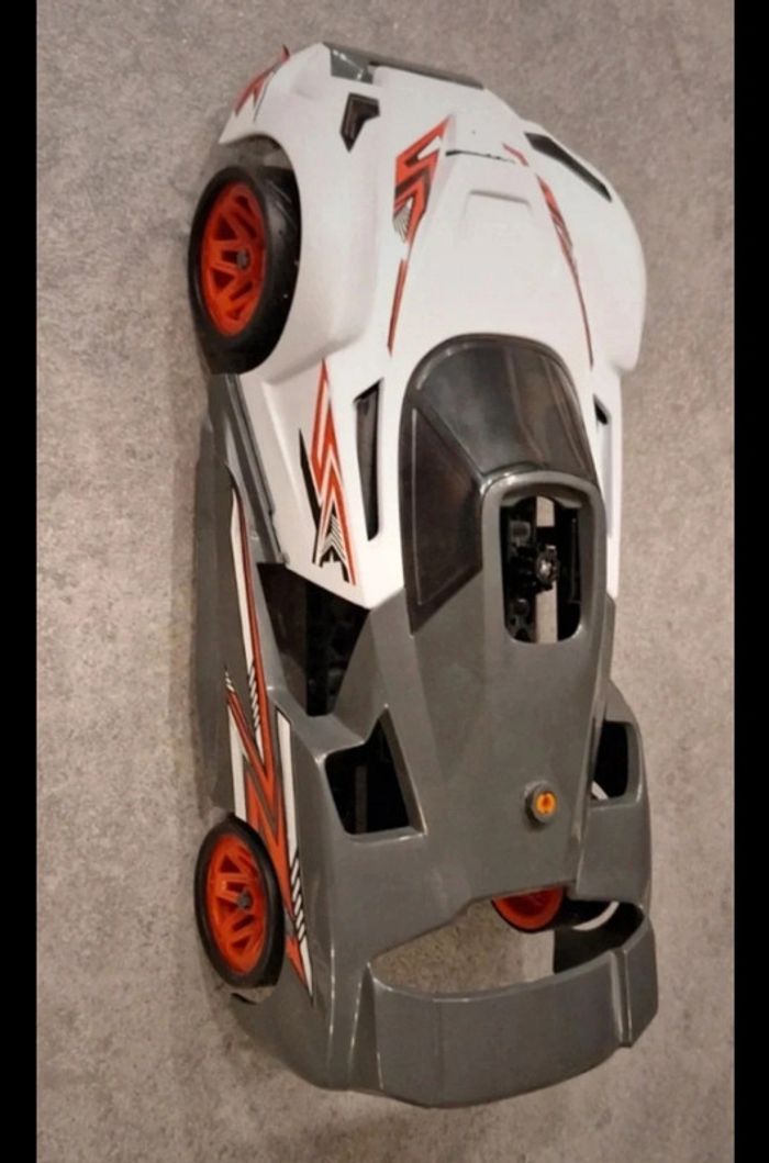 Voiture - photo numéro 2