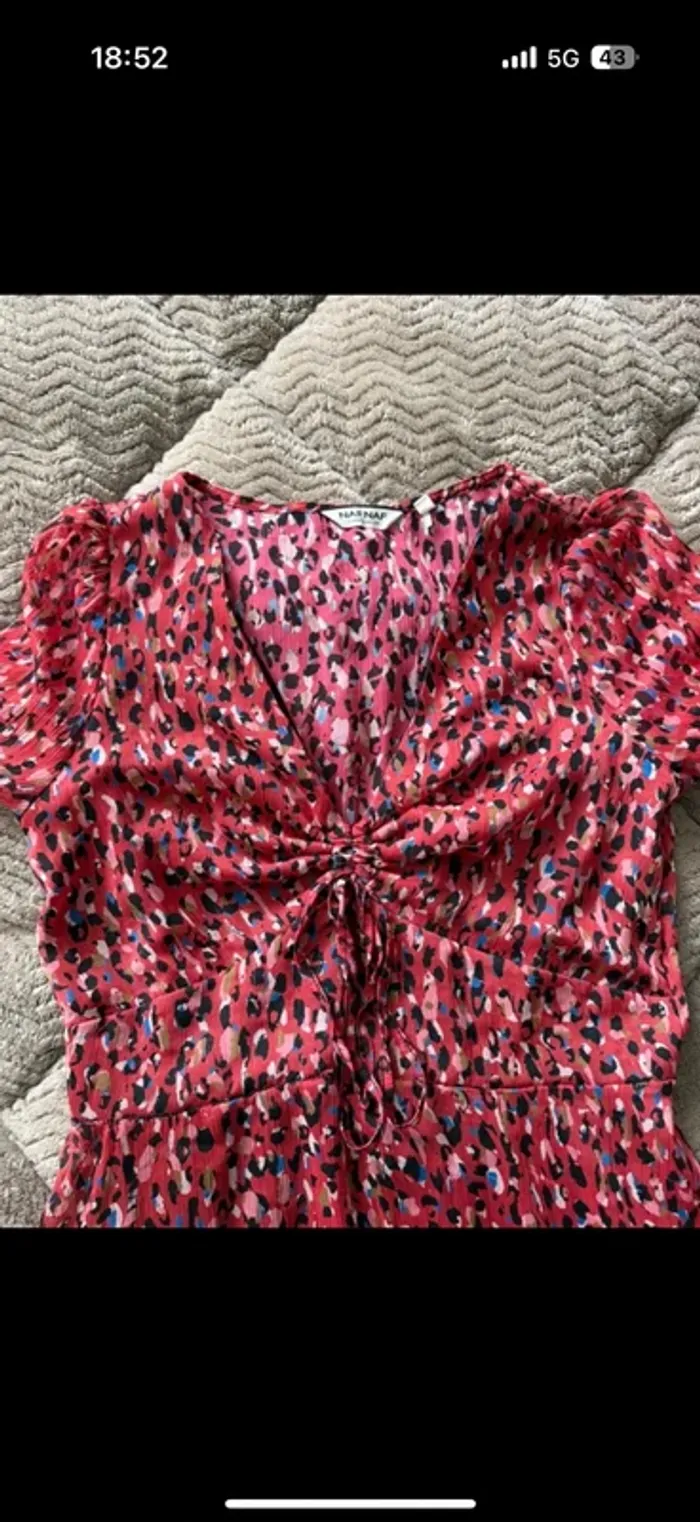 Robes Naf Naf fleurie 36/38 en très bon état Manches courtes - photo numéro 3